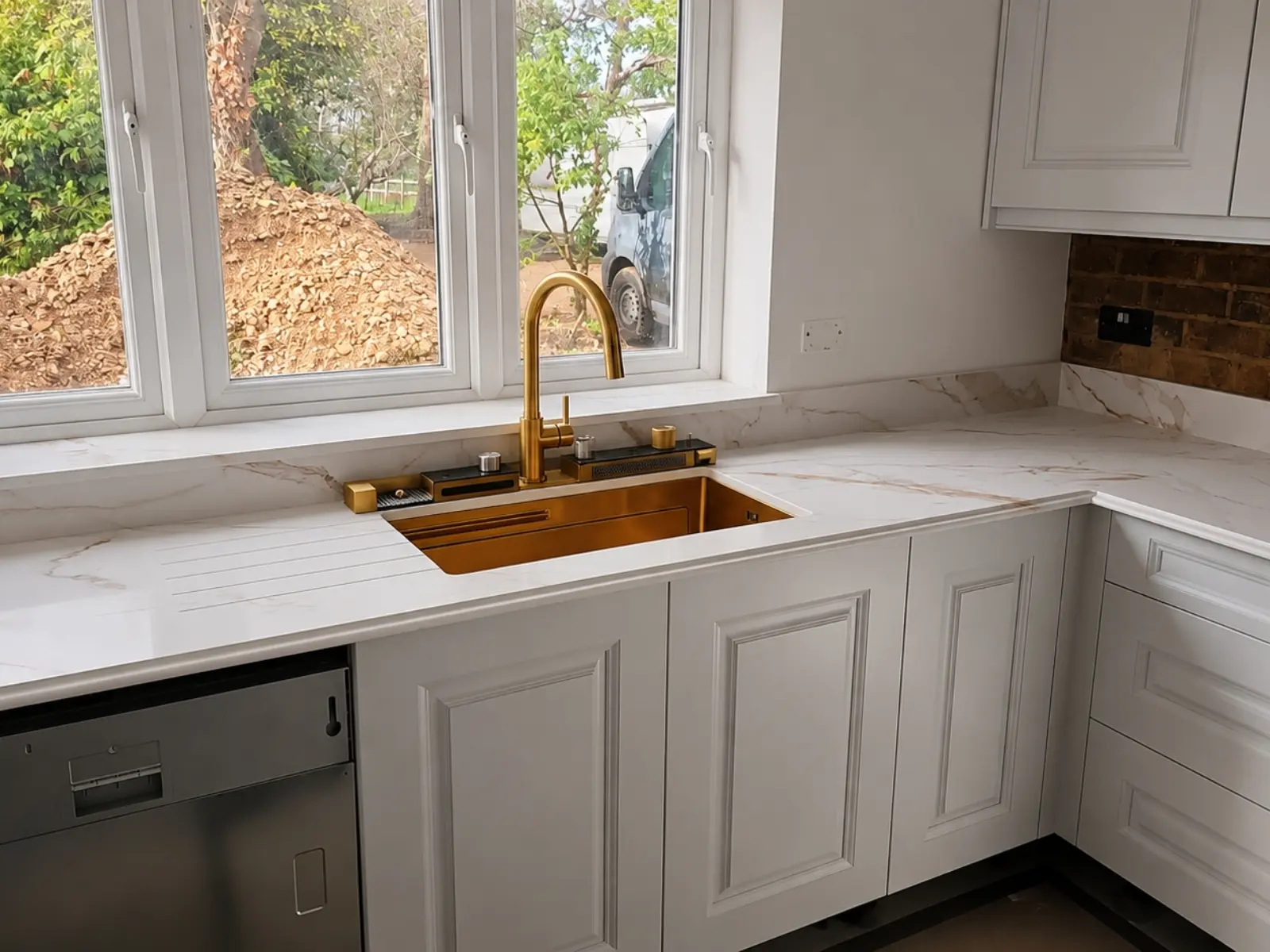 undermount sink in kitchen