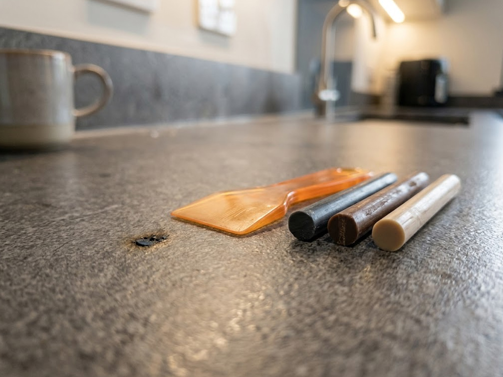 Laminate-Worktop-Burn-Repair-Kit